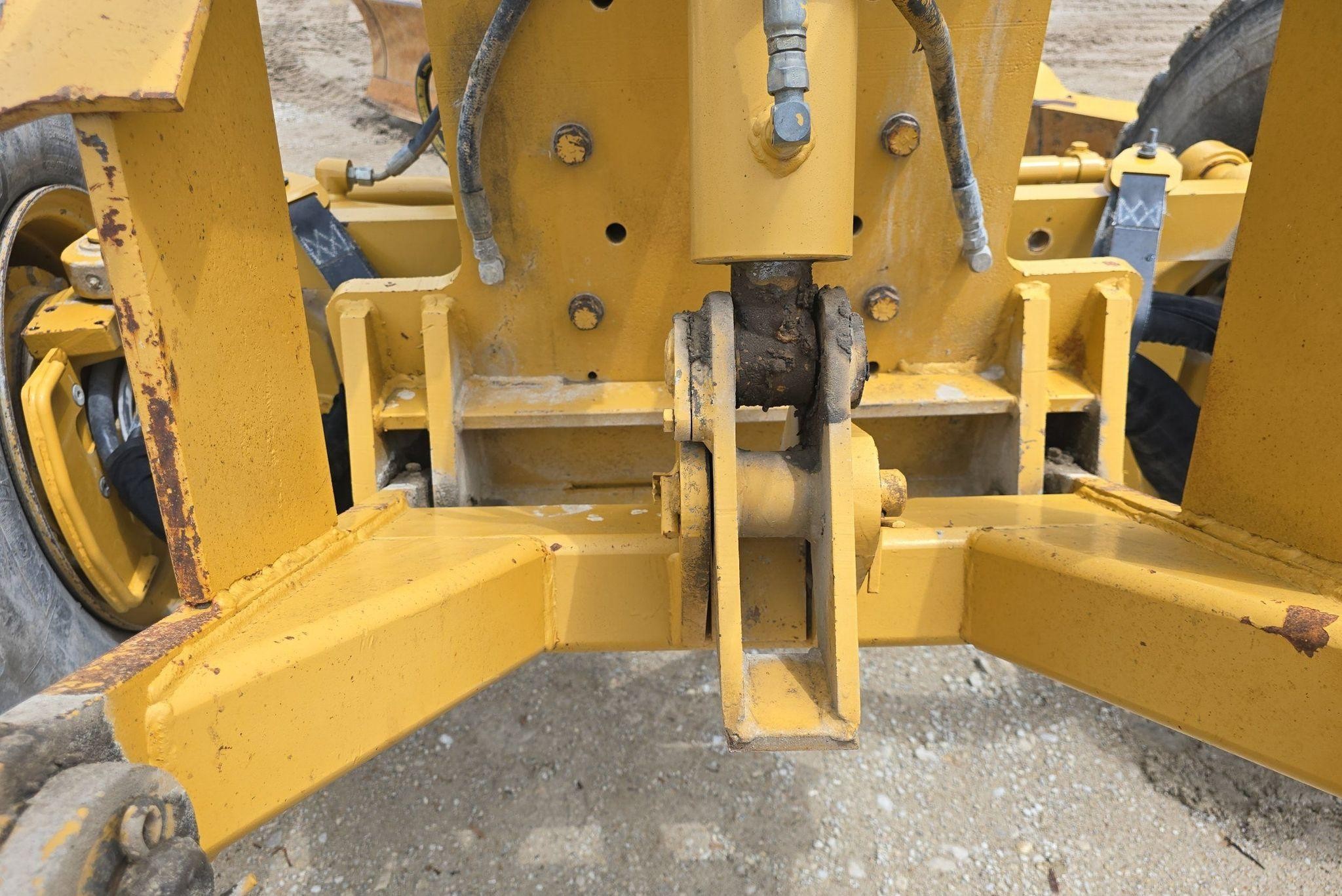gallery 2012 Caterpillar 140M2 motor grader