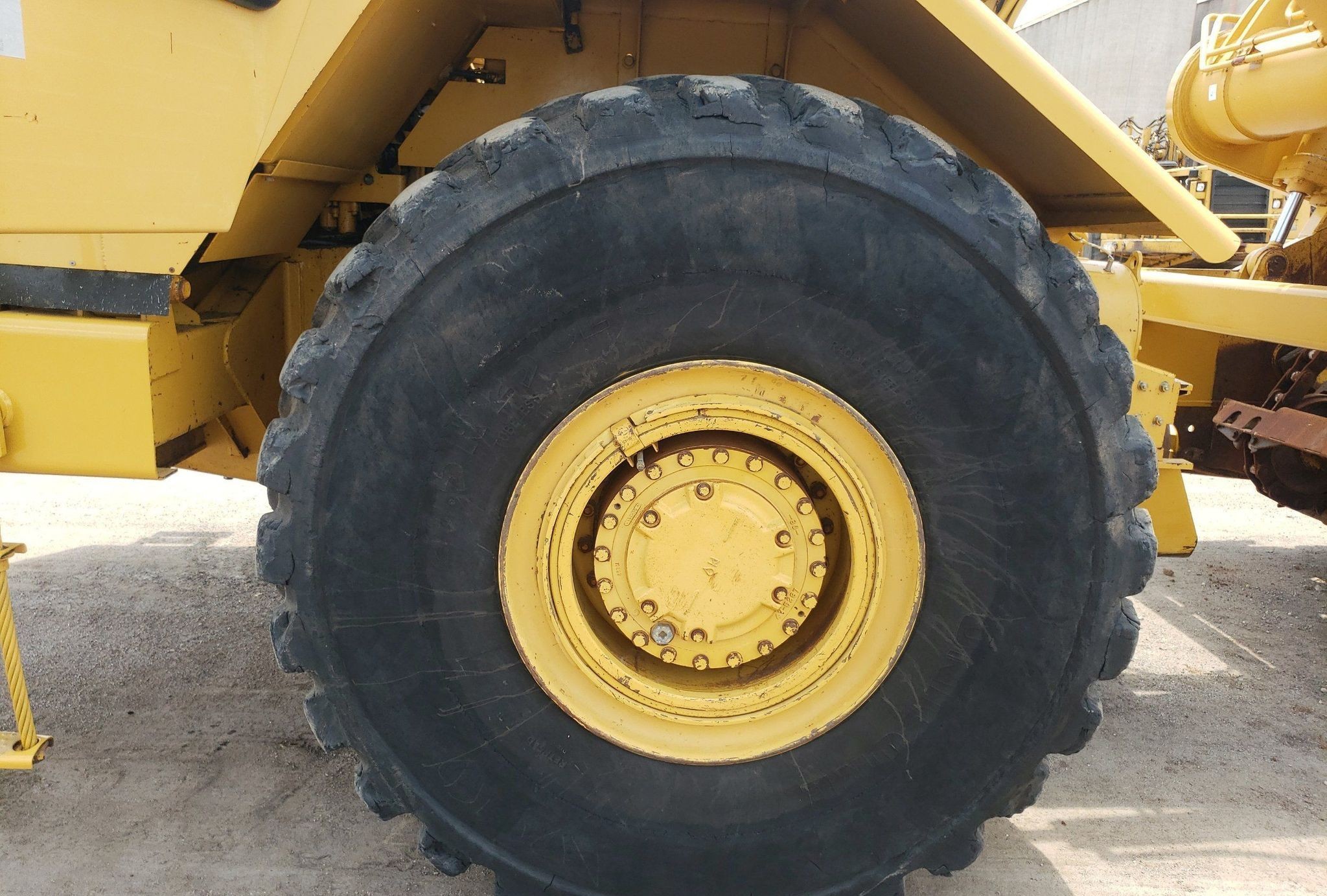 gallery 2006 Caterpillar 615C elevating scraper