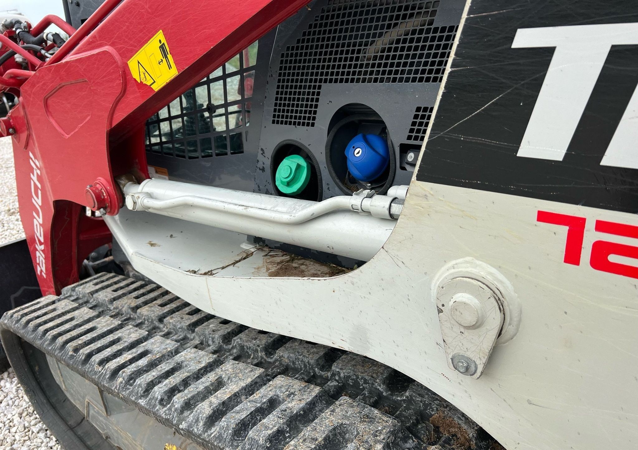 gallery 2020 Takeuchi TL12R2 tracked skid steer loader