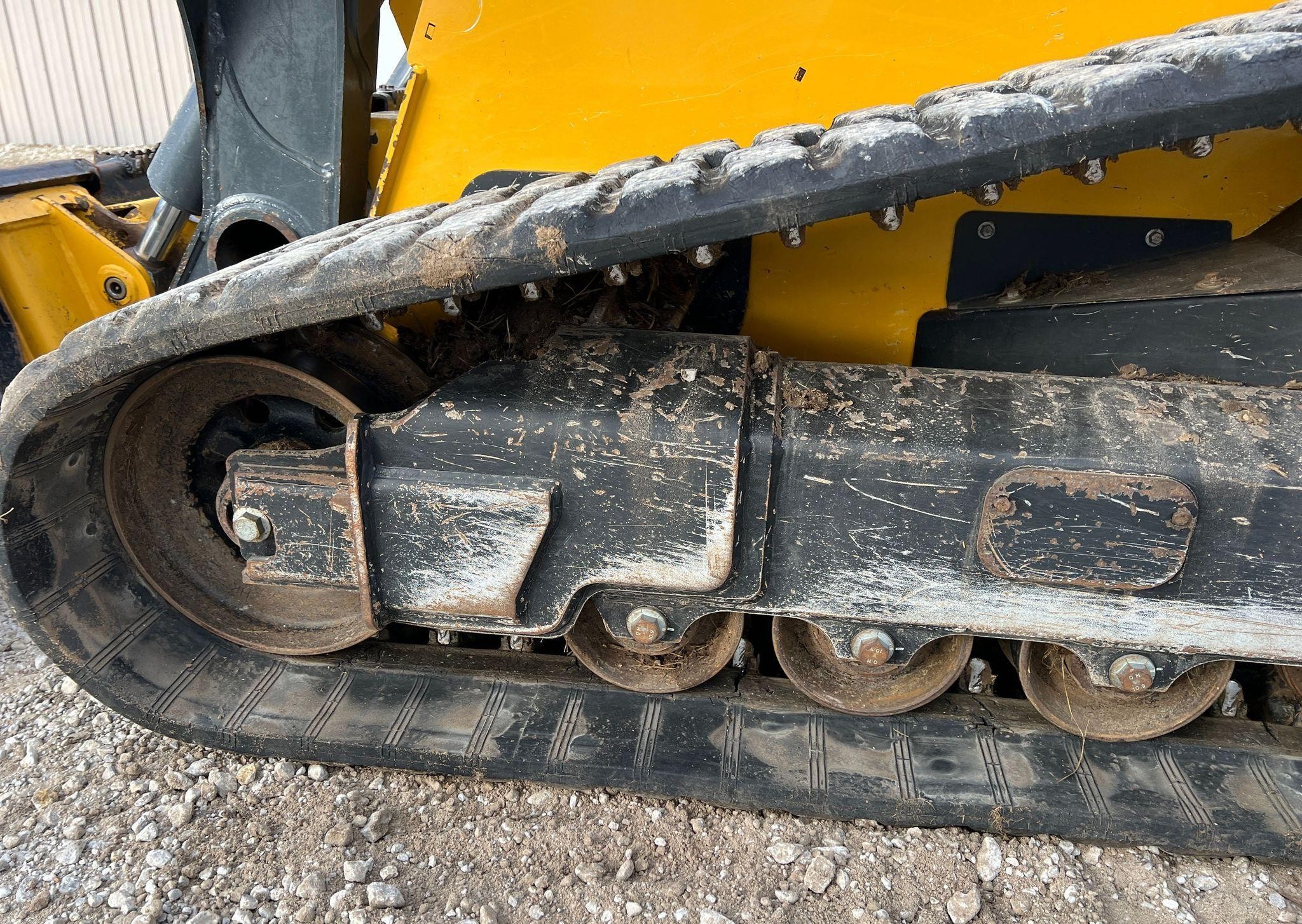 gallery 2019 John Deere 333G  tracked skid steer loader
