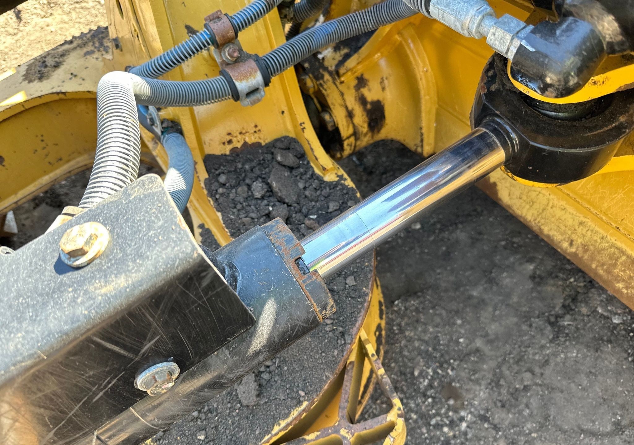 gallery 2016 Caterpillar D6K2 LGP dozer
