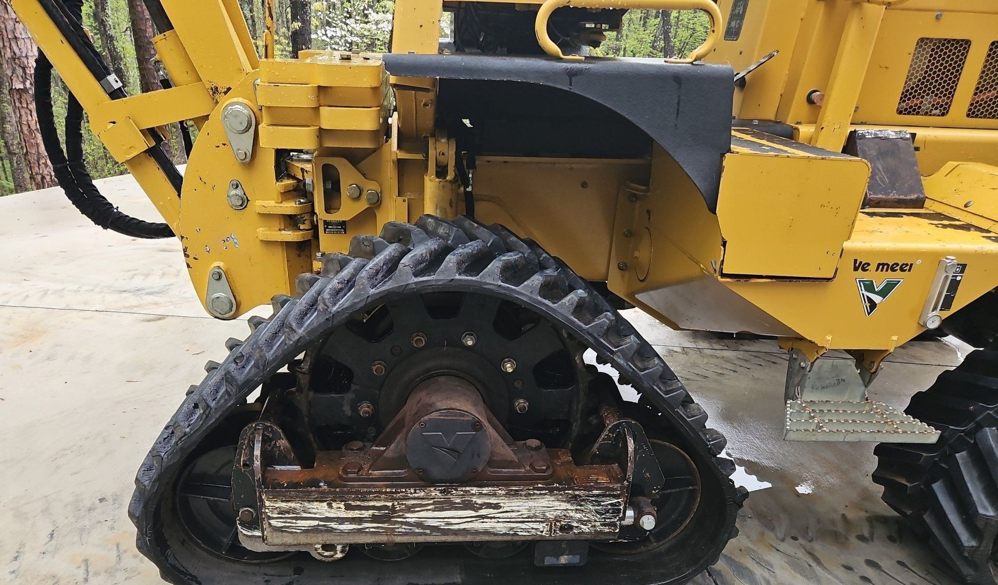 gallery 2014 Vermeer RTX1250 cable plow