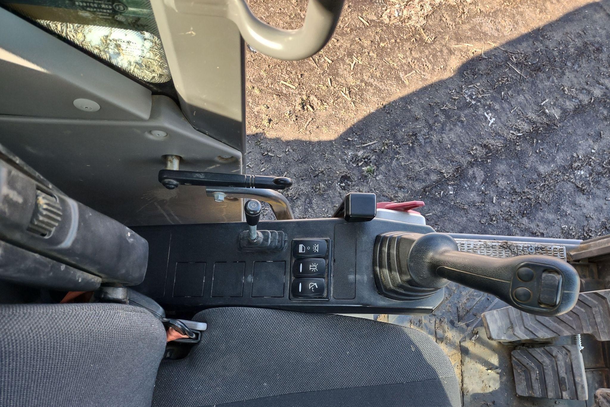 gallery 2021 Volvo ECR145EL excavator
