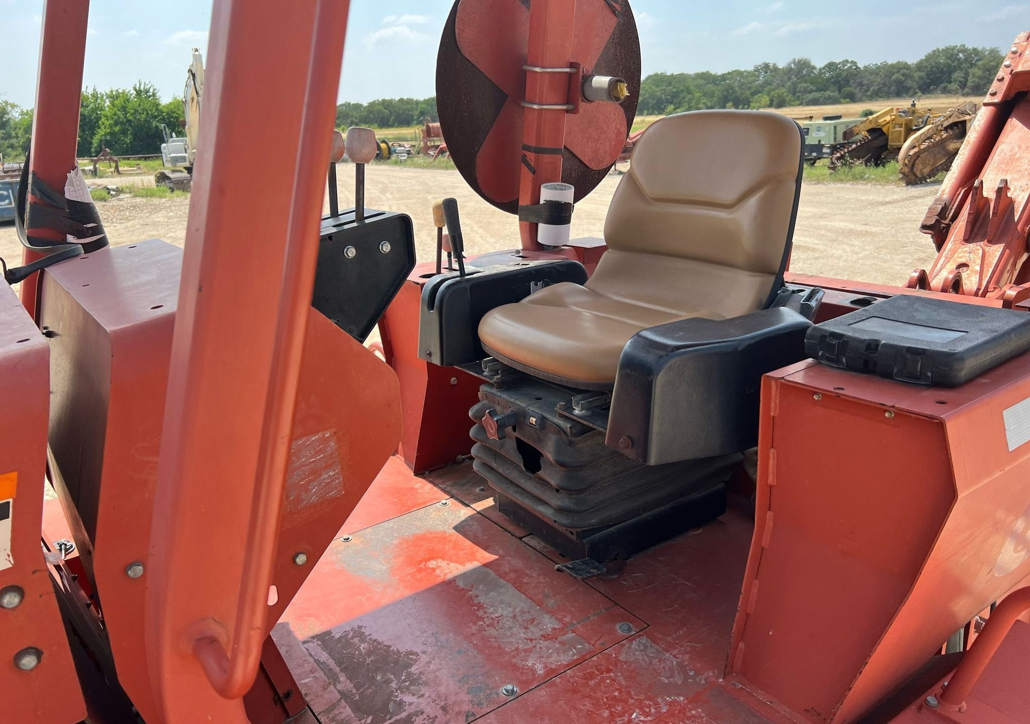gallery 2006 Ditch Witch HT185 cable plow