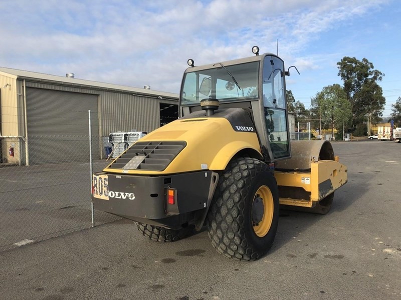 gallery 2011 VOLVO SD160 DX