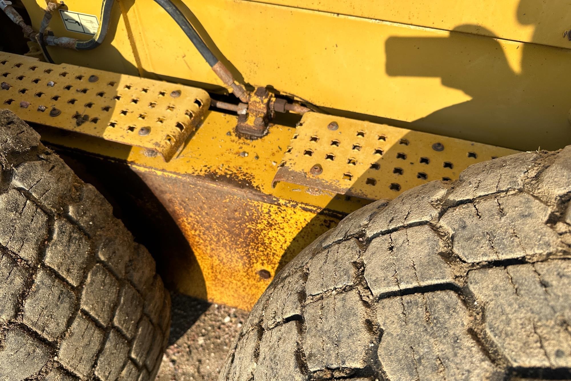 gallery 2014 Caterpillar 140M2 VHP Plus Motor Grader