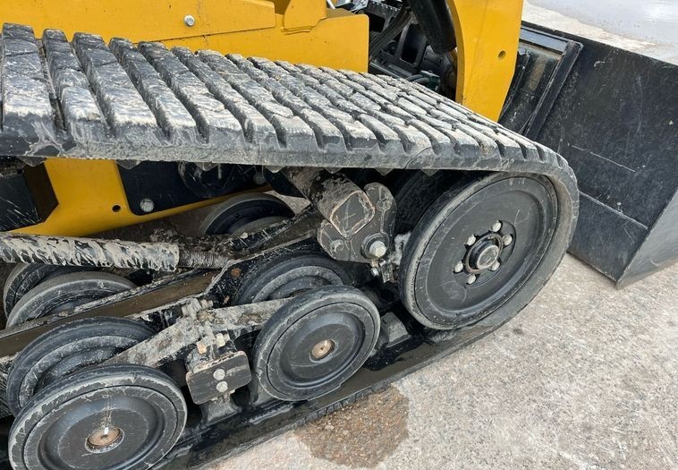 gallery 2015 Caterpillar 277D tracked skid steer loader