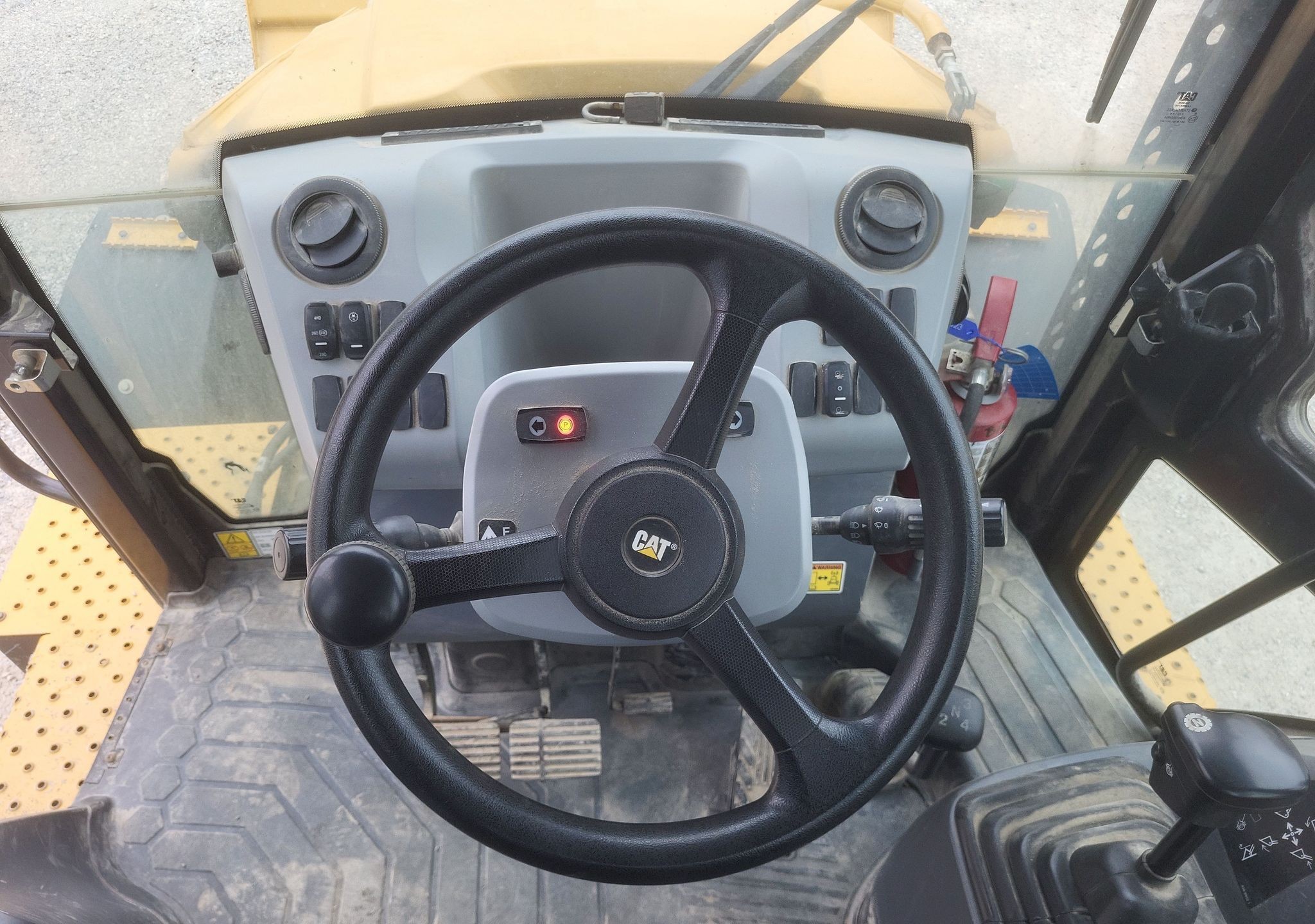 gallery 2018 Caterpillar 420F2 backhoe