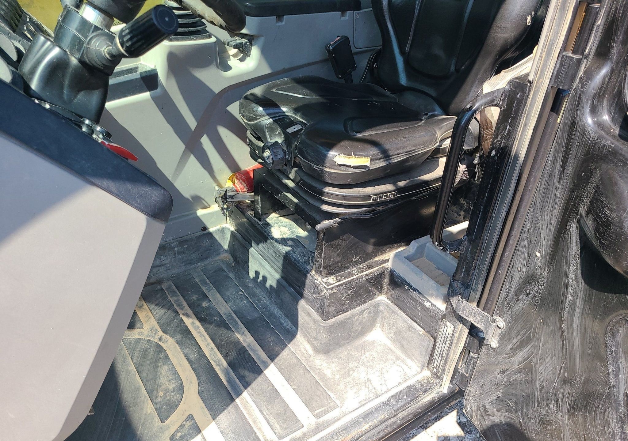 gallery 2018 Caterpillar TL1255D telehandler
