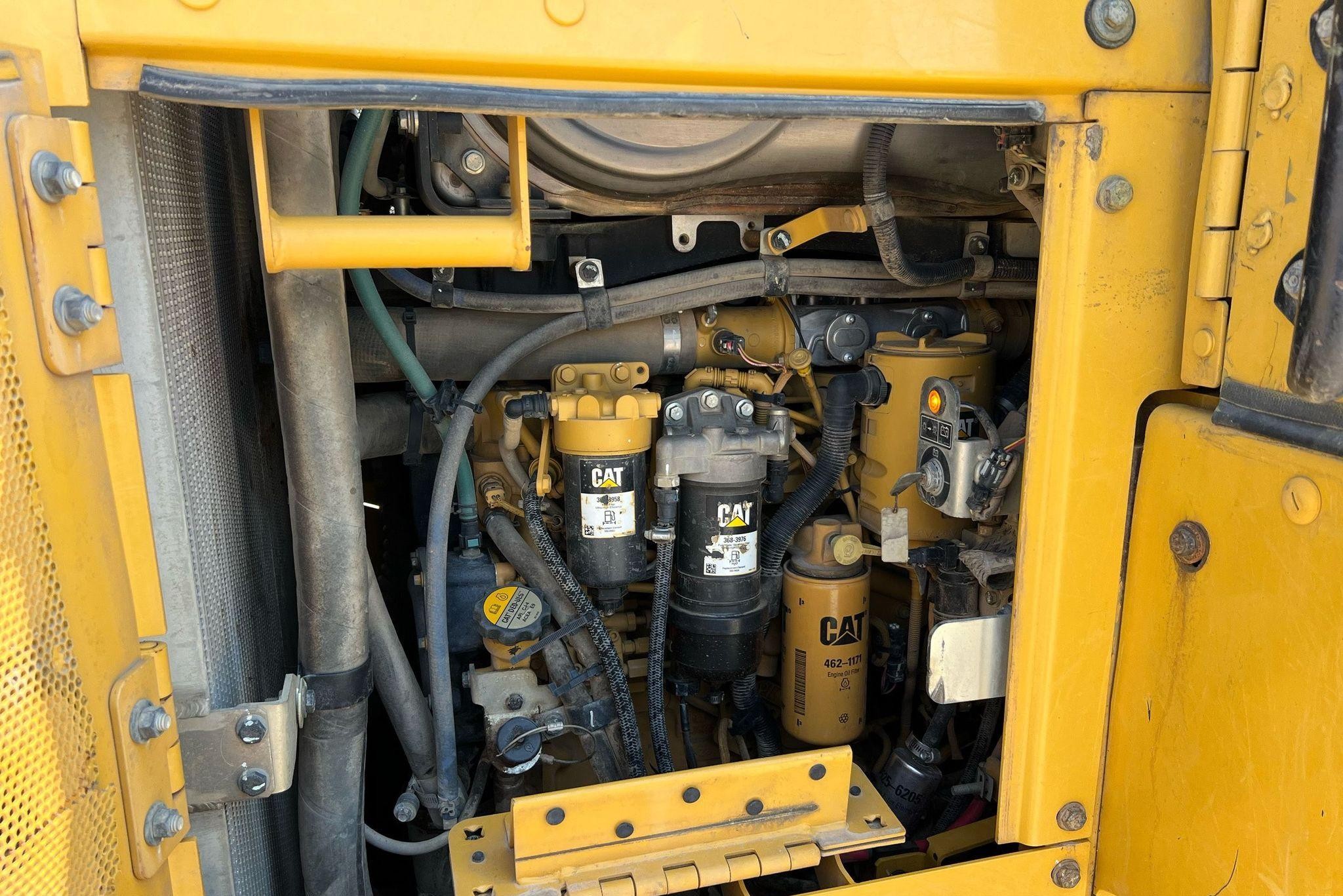 gallery 2016 Caterpillar 963K track loader