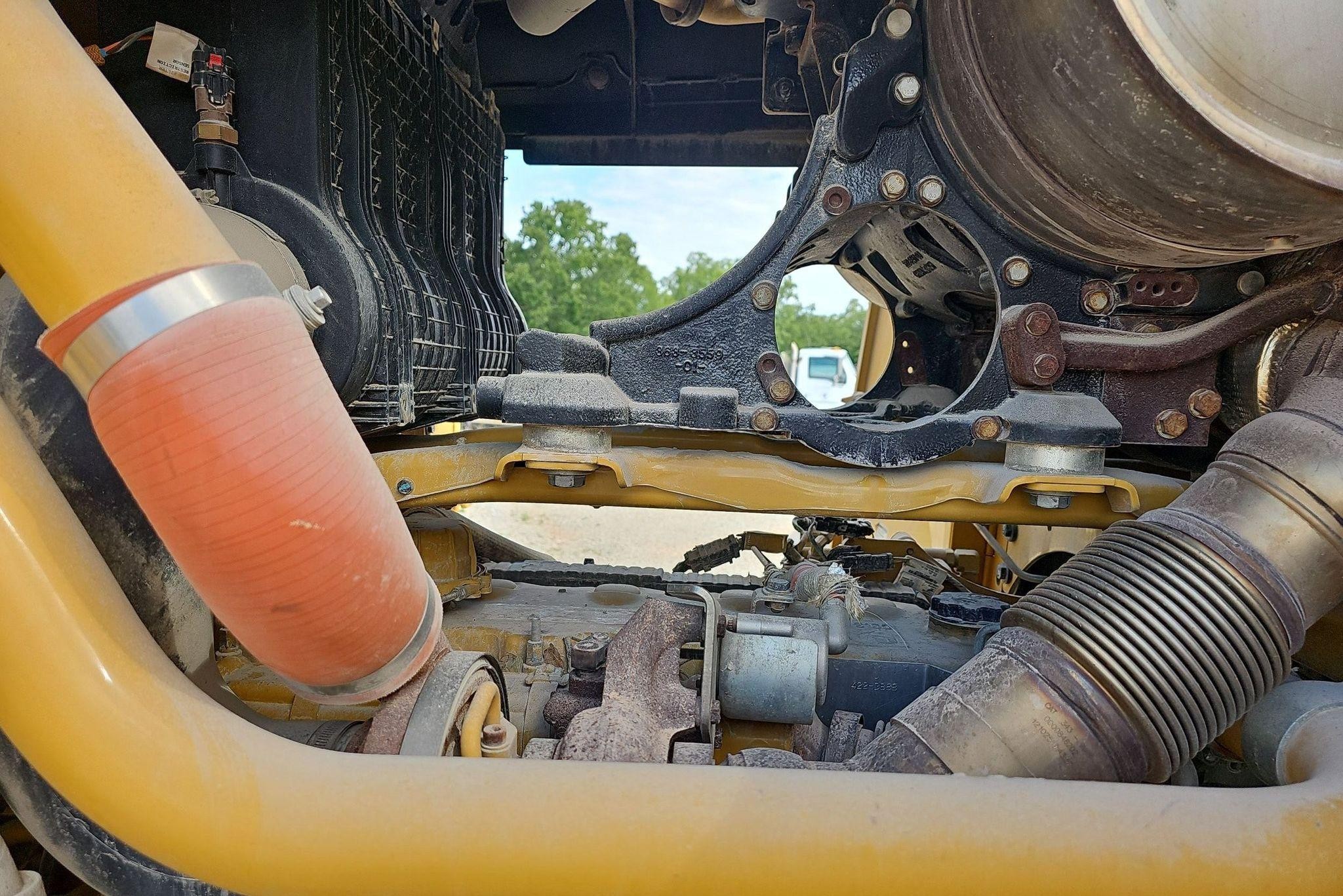 gallery 2013 Caterpillar 12M2 VHP Plus motor grader