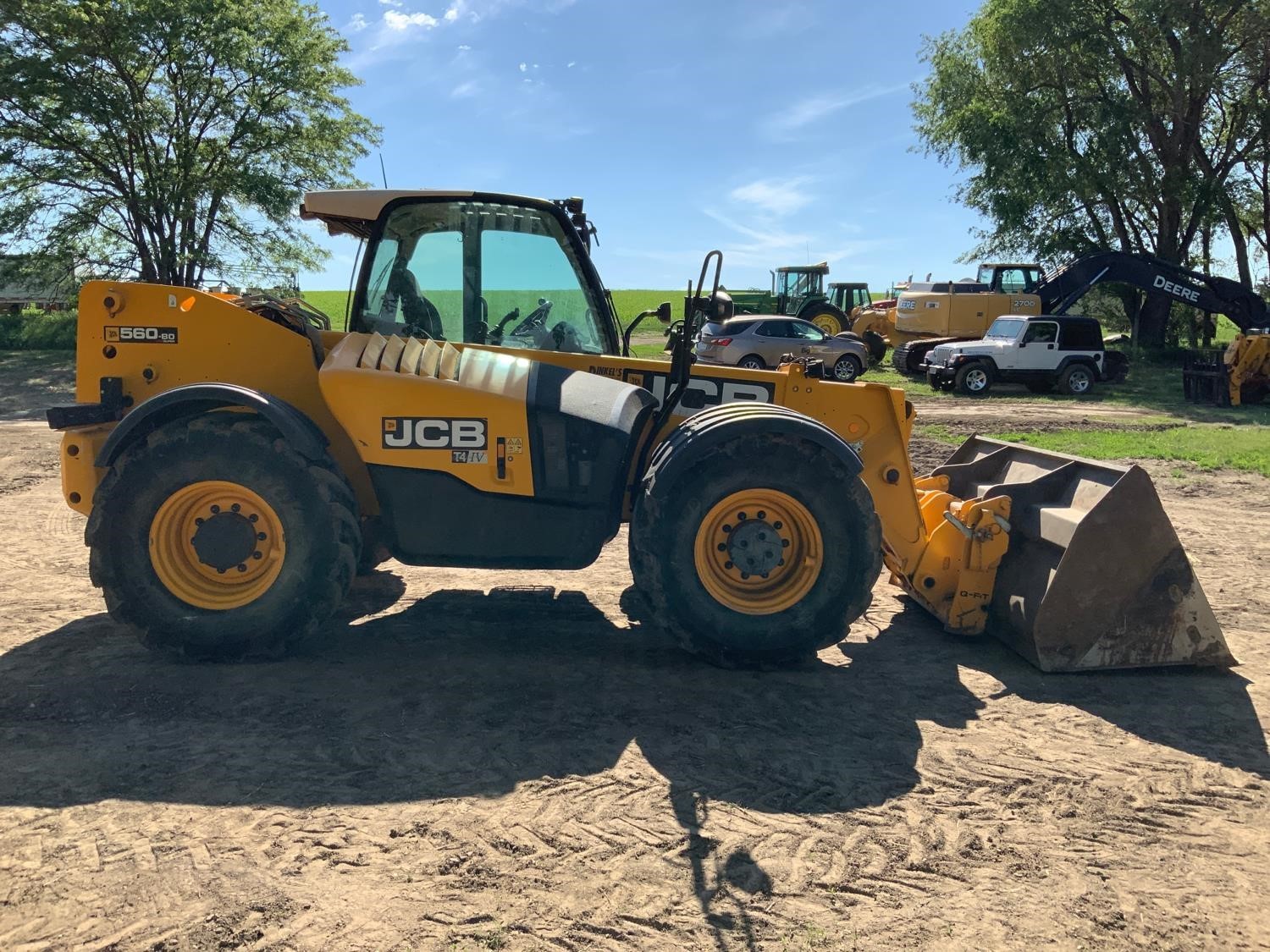 gallery 2017 Jcb 560-80AGS 4x4x4 Telehandler
