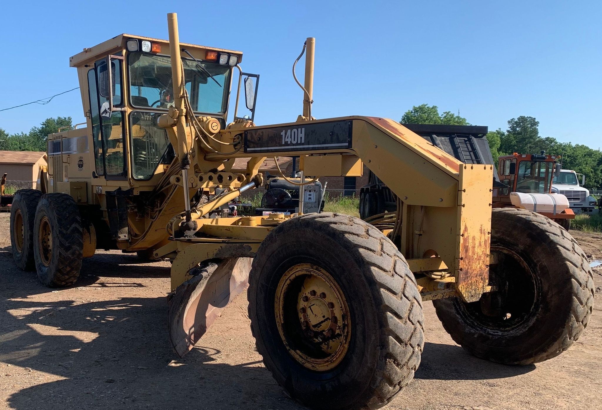 gallery 2001 Caterpillar 140H motor grader