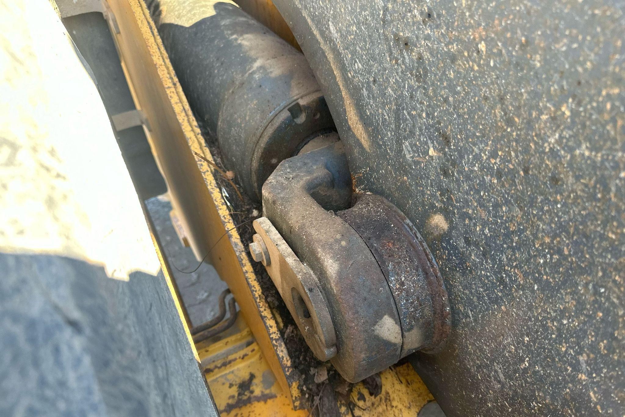 gallery 2006 John Deere 844J wheel loader