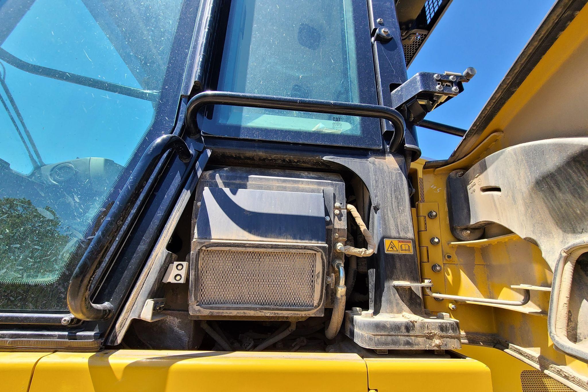gallery 2018 Caterpillar 963K track loader