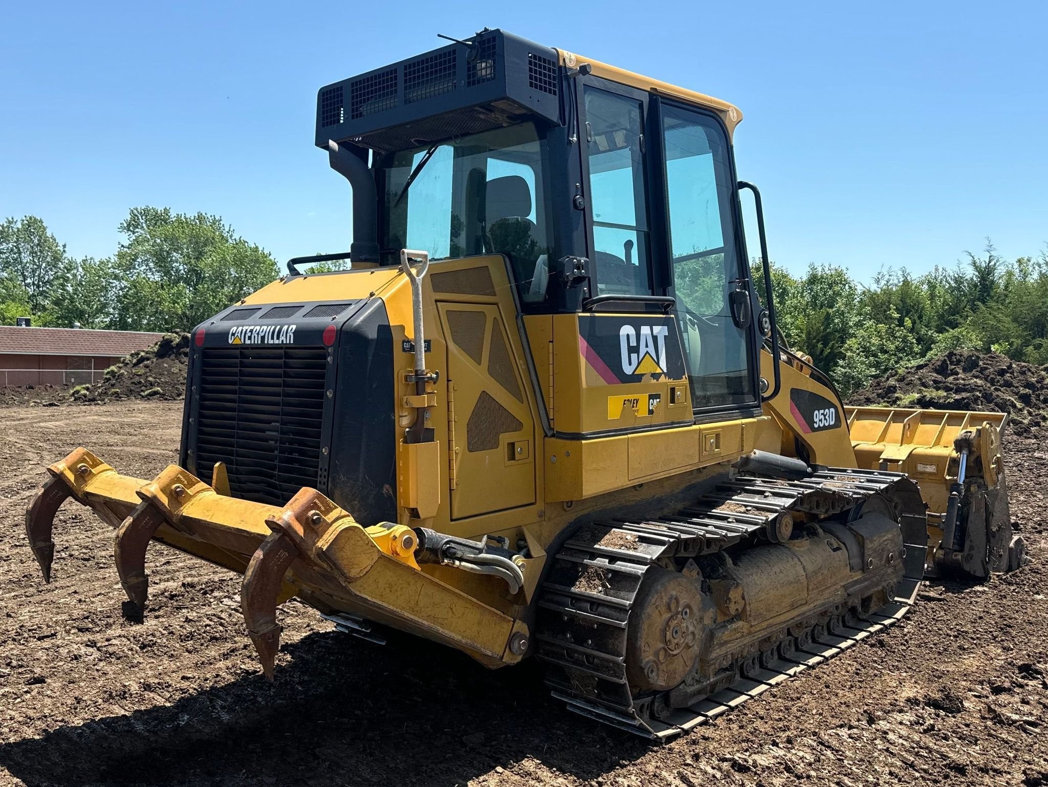 gallery 2016 Caterpillar 953D track loader
