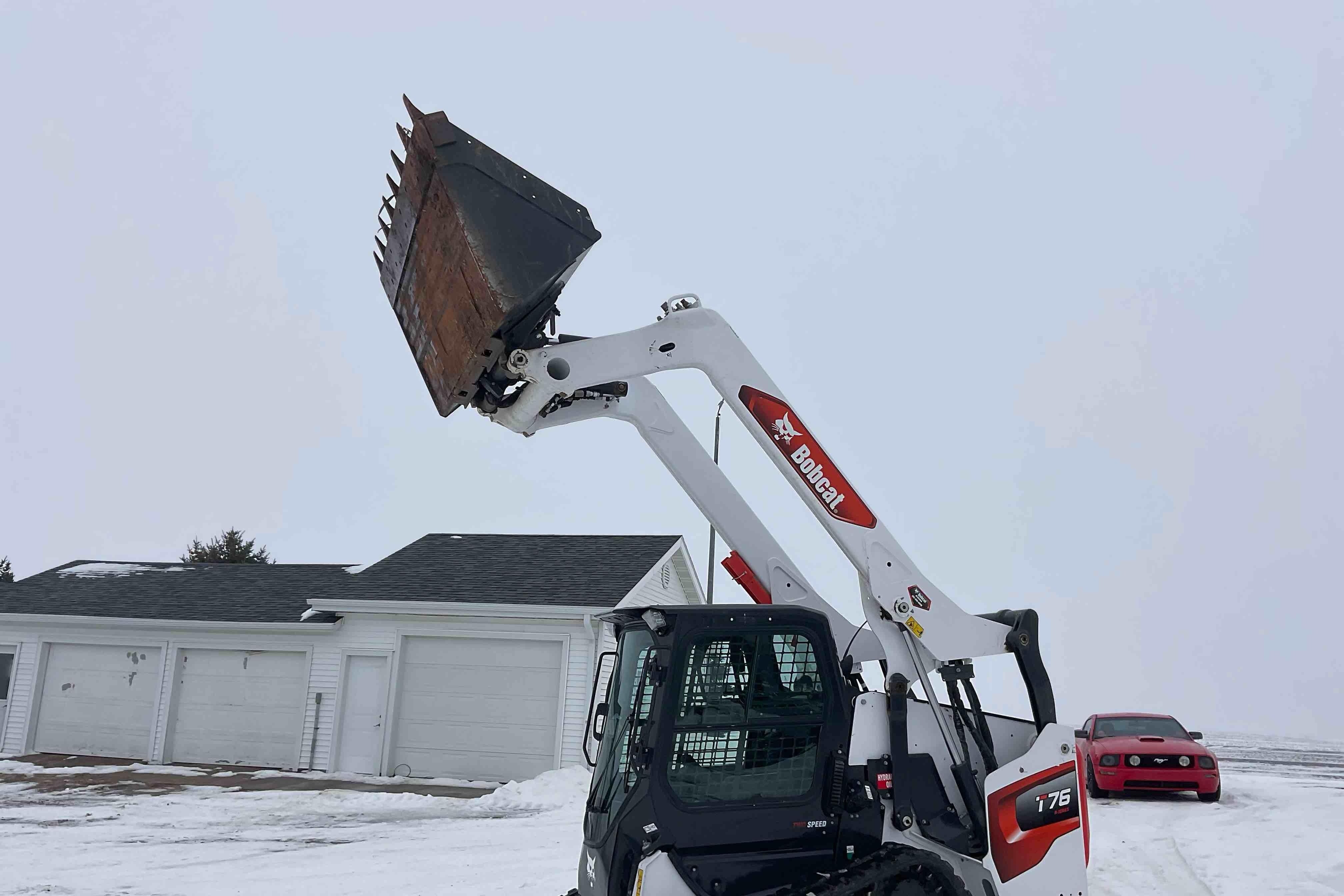 gallery Bobcat T76 R-Series Compact Track Loader