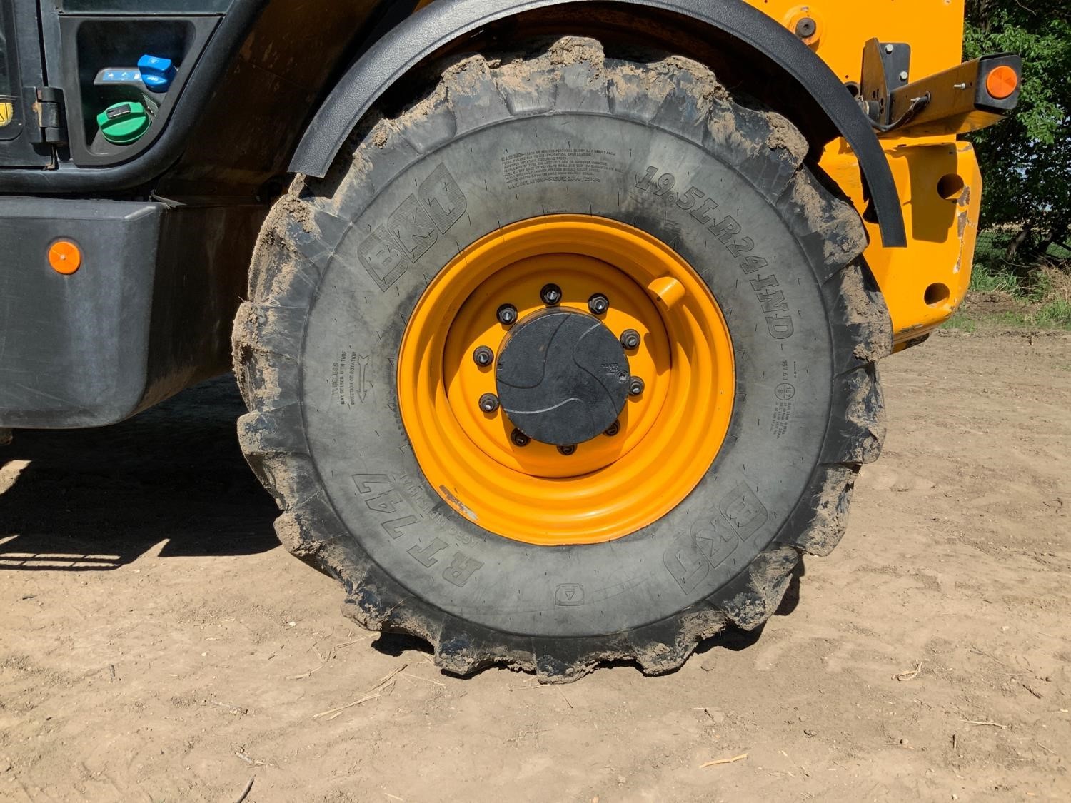 gallery 2017 Jcb 560-80AGS 4x4x4 Telehandler