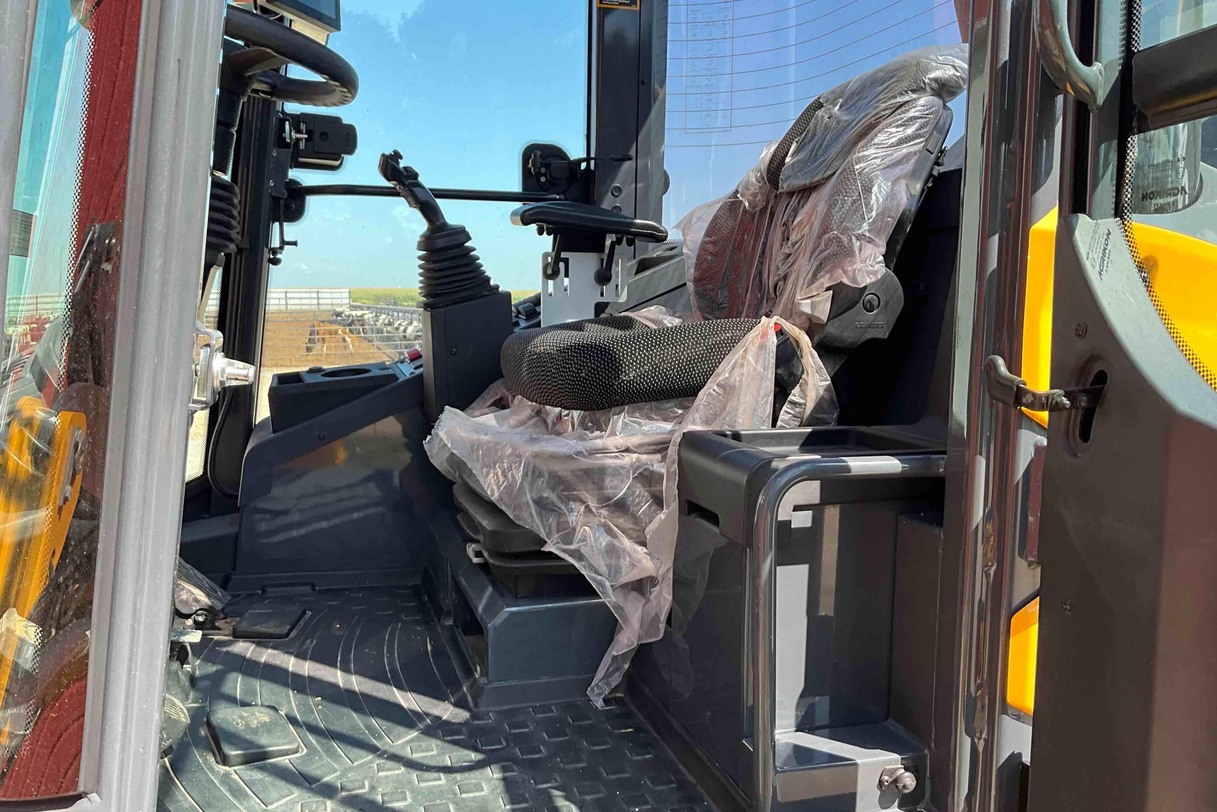 gallery 2021 John Deere 244L Wheel Loader