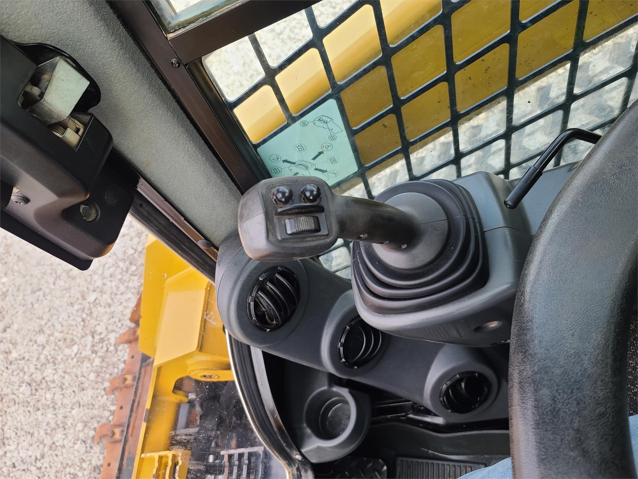 gallery 2017 Caterpillar 289D Skid Steer