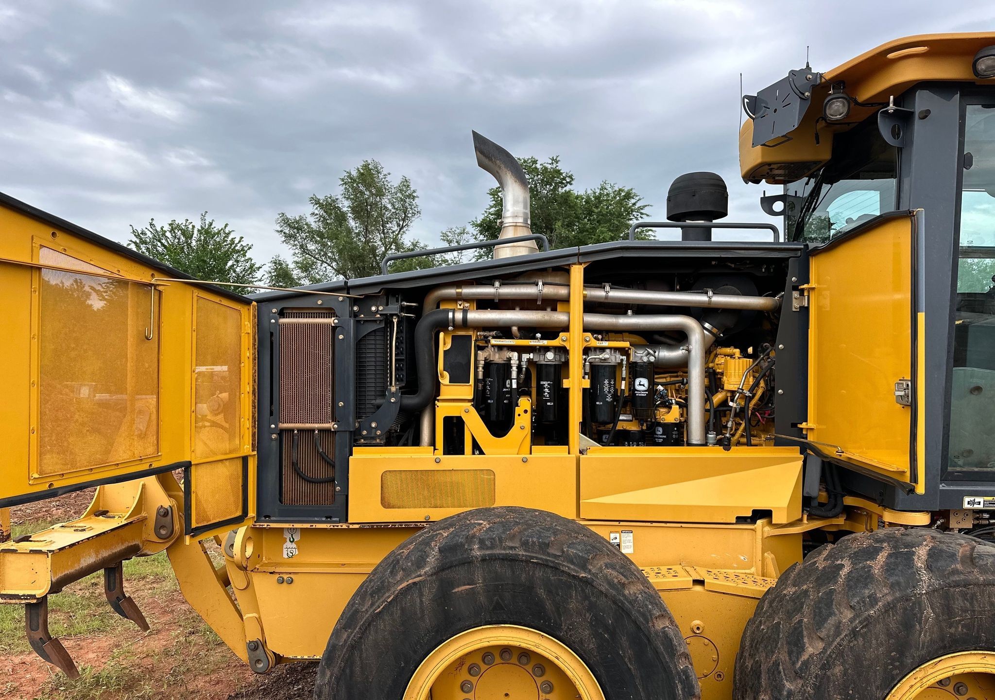 gallery 2013 John Deere 772GP motor grader