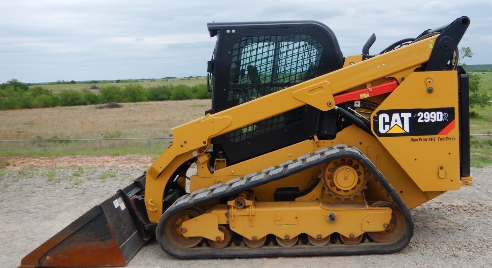 gallery 2018 Caterpillar 299D2 skid steer