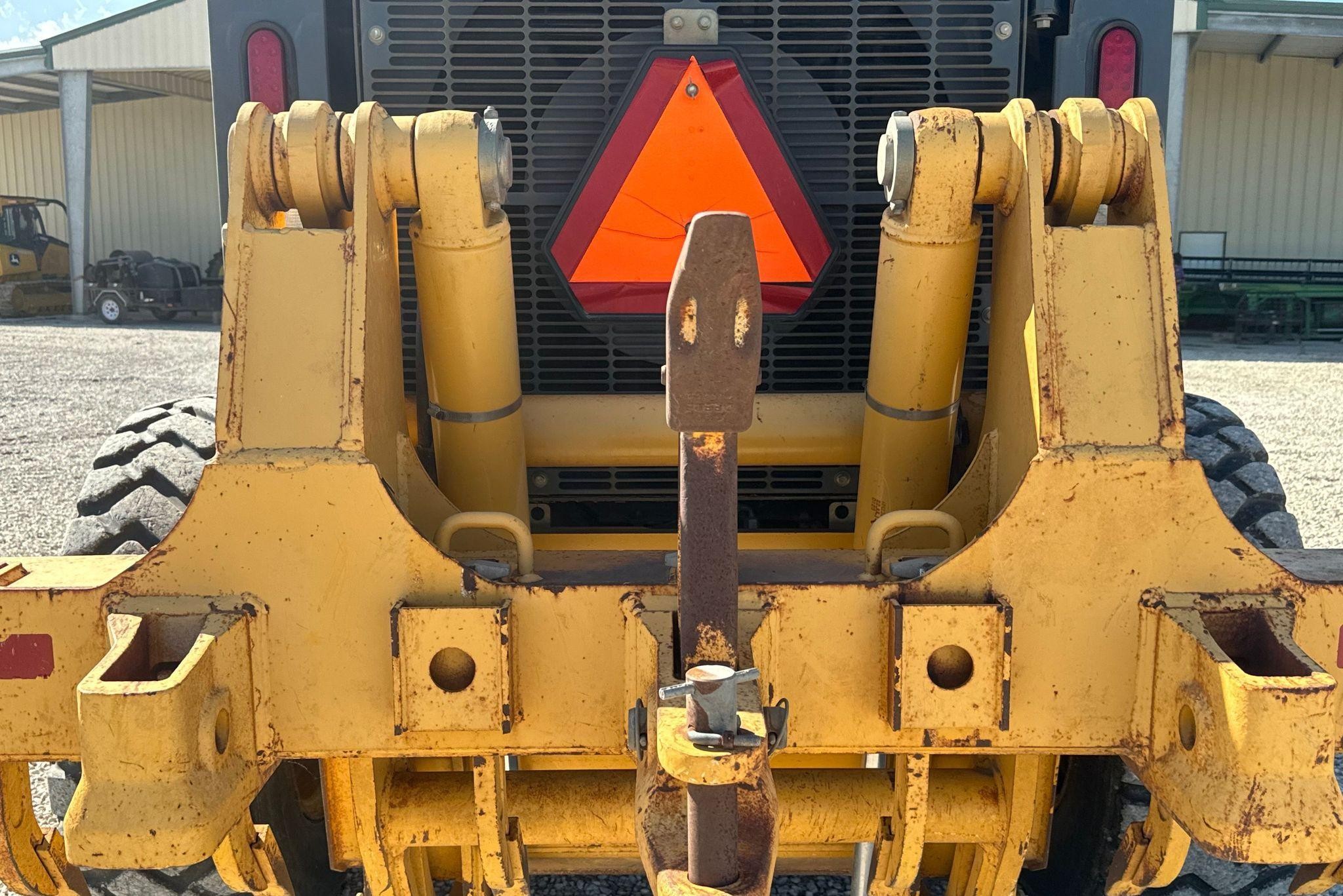 gallery 2013 John Deere 772G motor grader