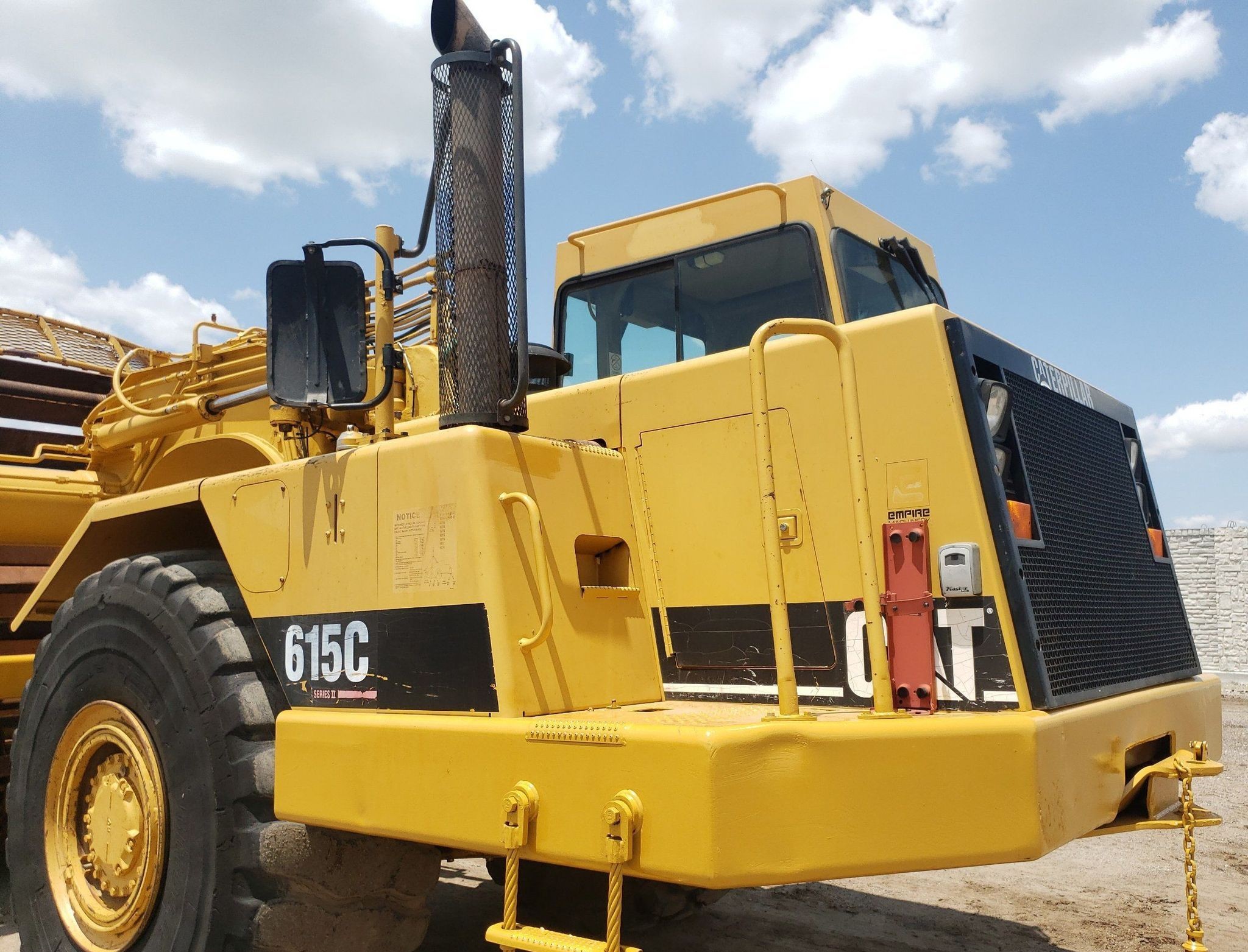 gallery 2006 Caterpillar 615C elevating scraper