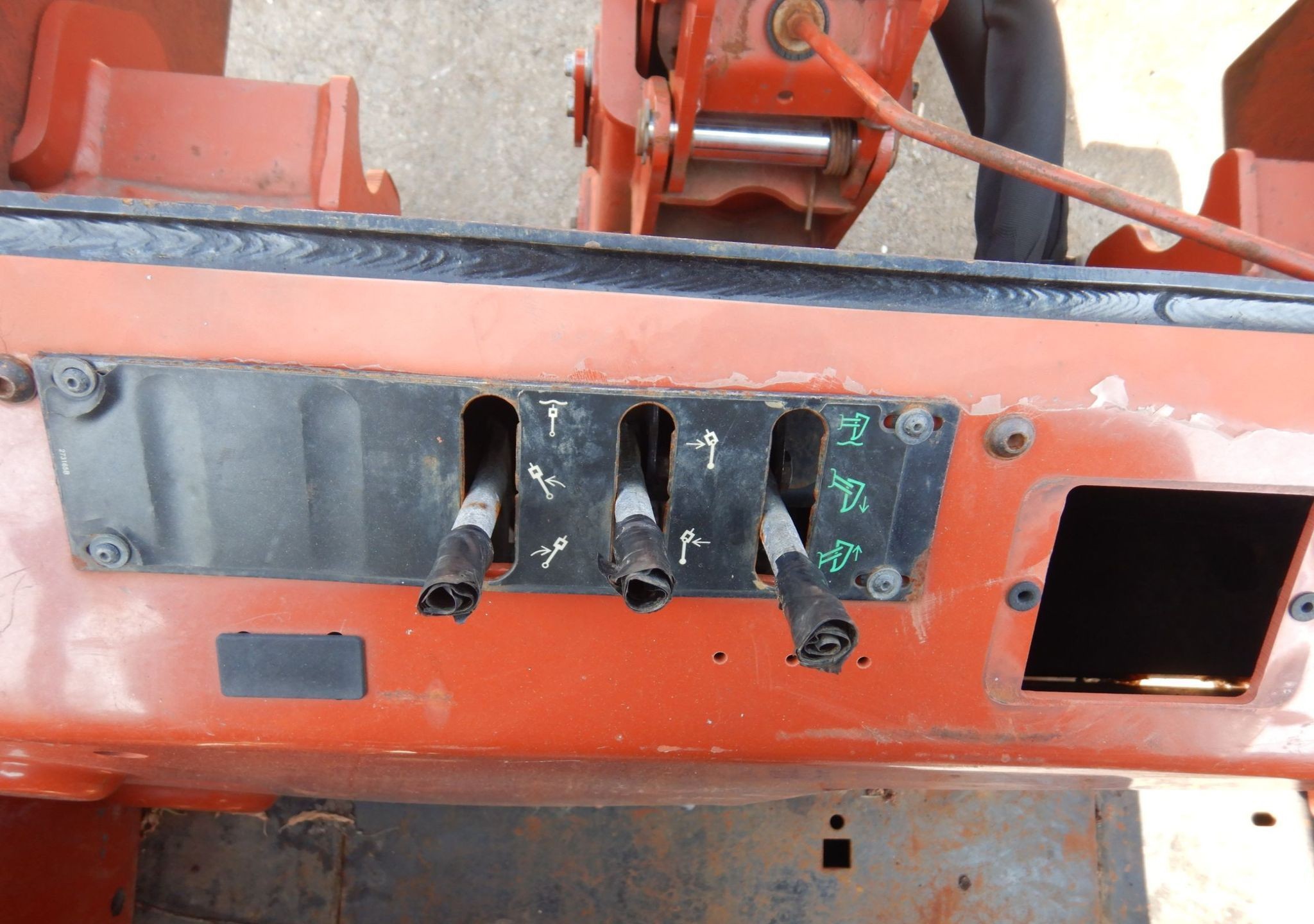 gallery 2004 Ditch Witch HT115 cable plow