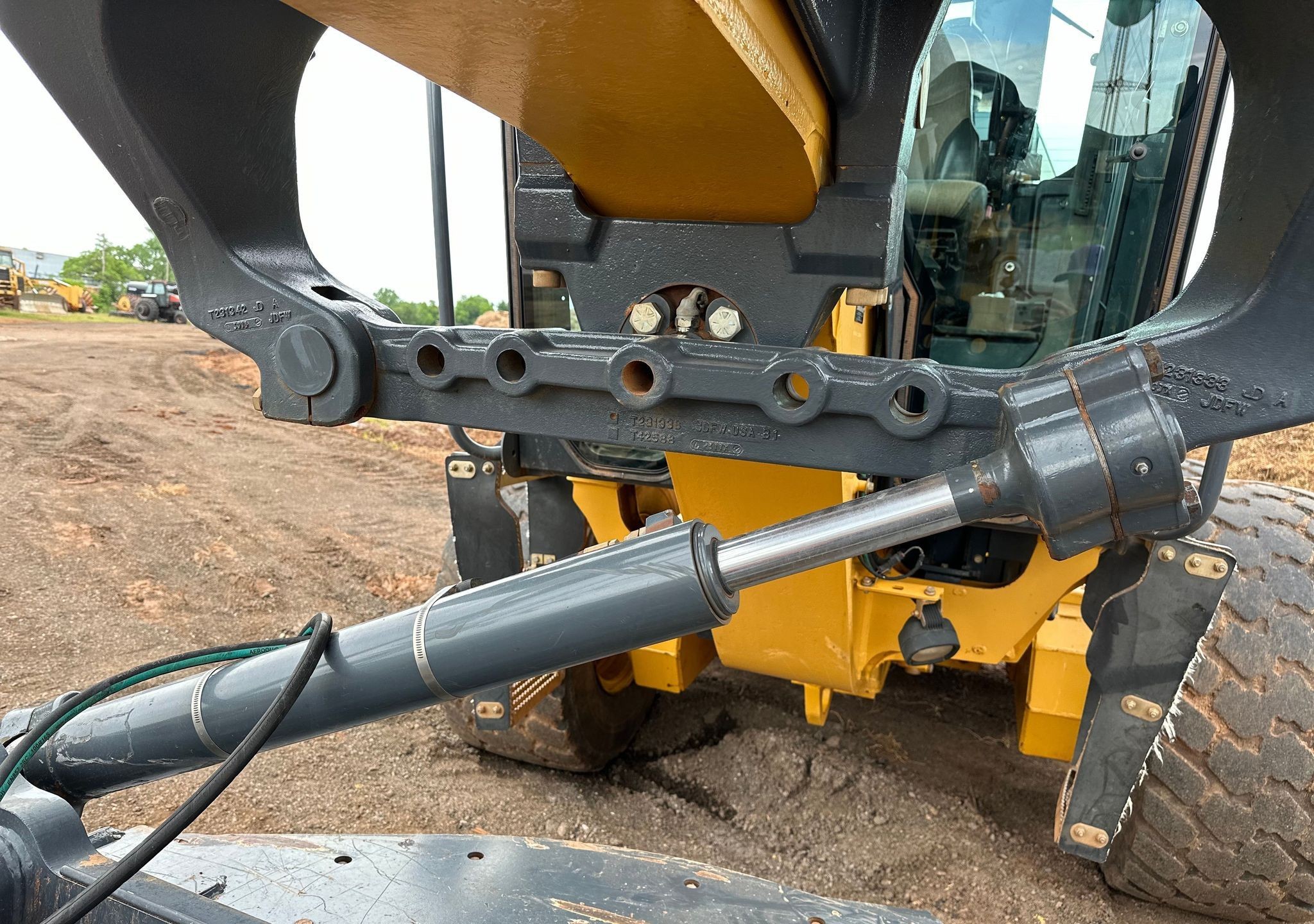 gallery 2013 John Deere 772GP motor grader