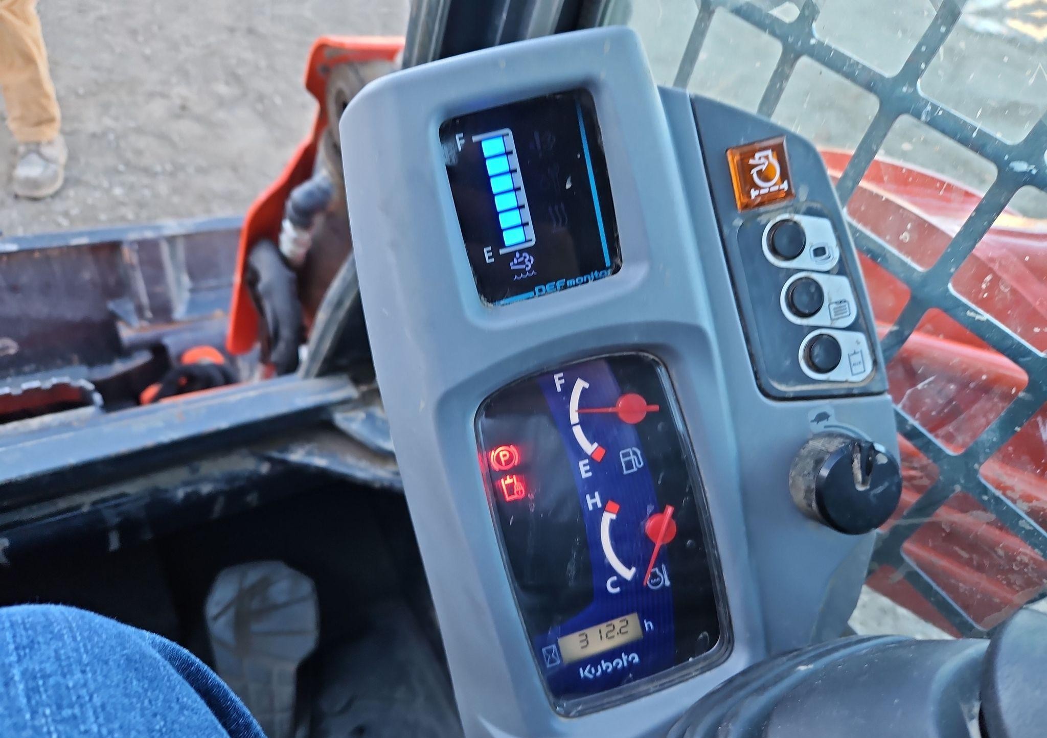 gallery 2022 Kubota SVL97-2 tracked skid steer loader