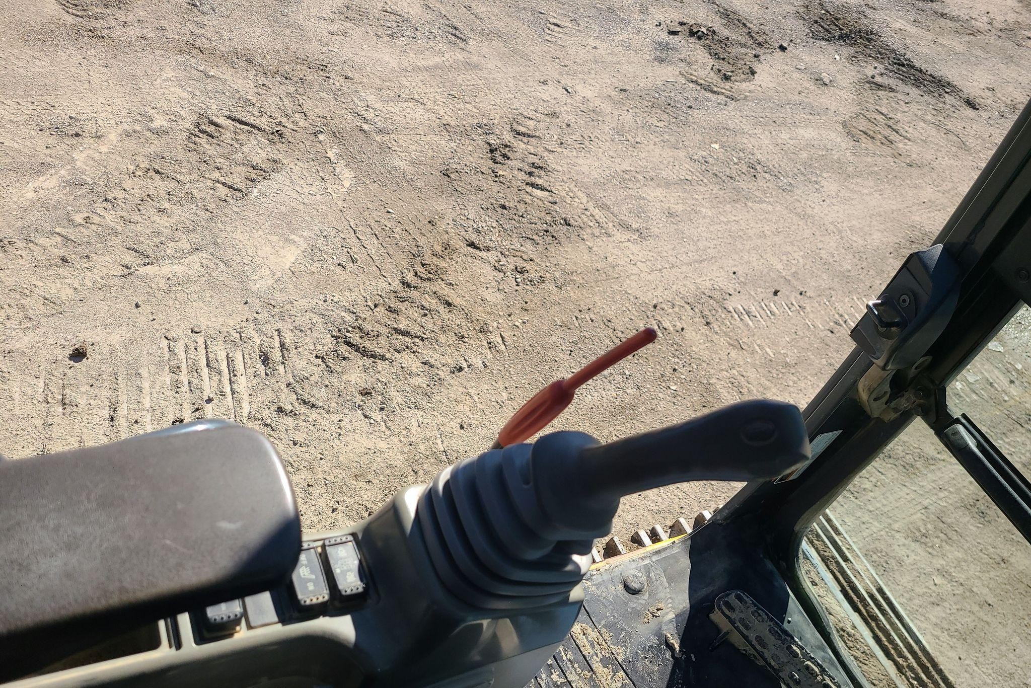 gallery 2014 John Deere 350G LC excavator