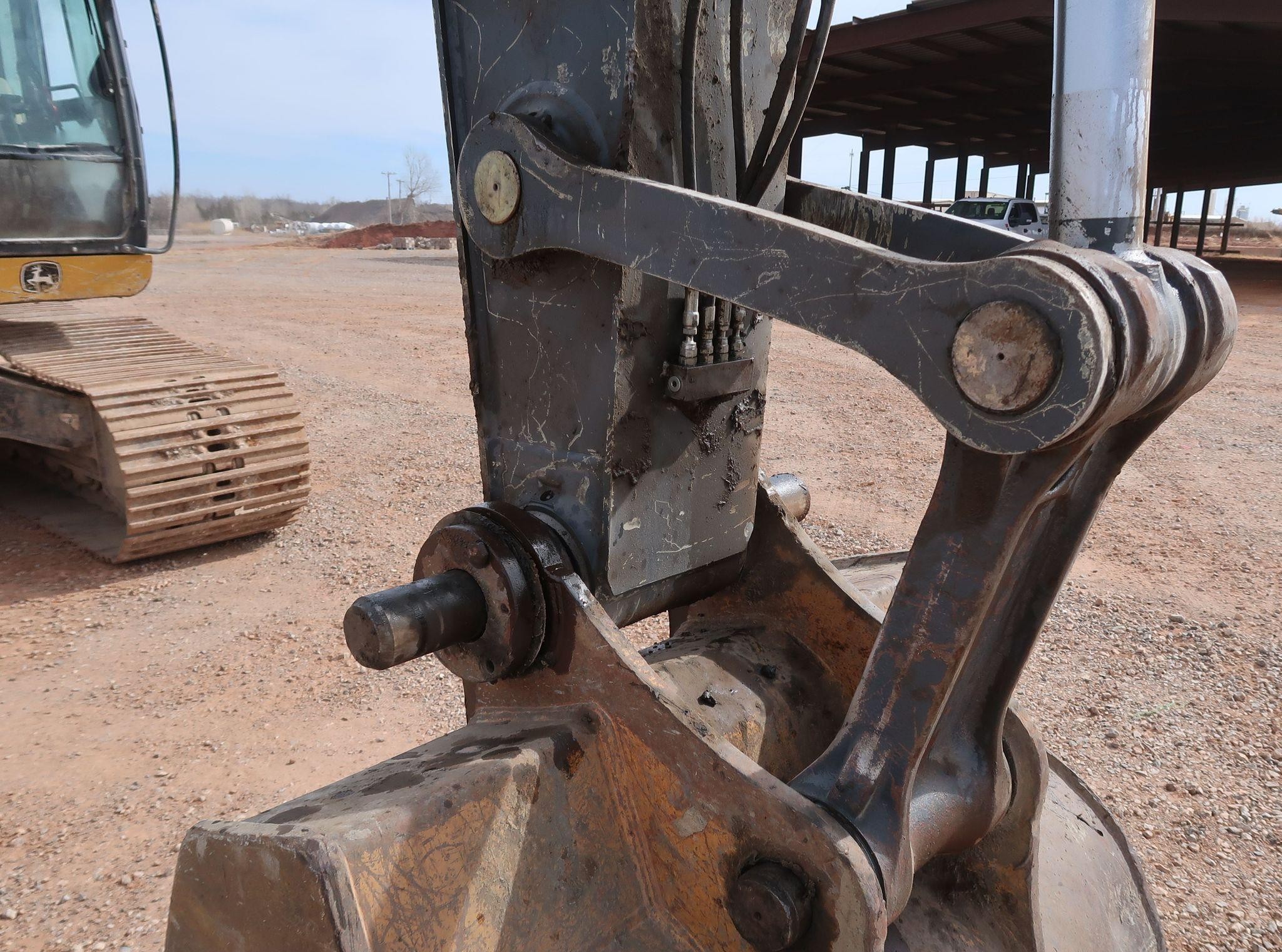 gallery 2015 John Deere 210G LC  excavator