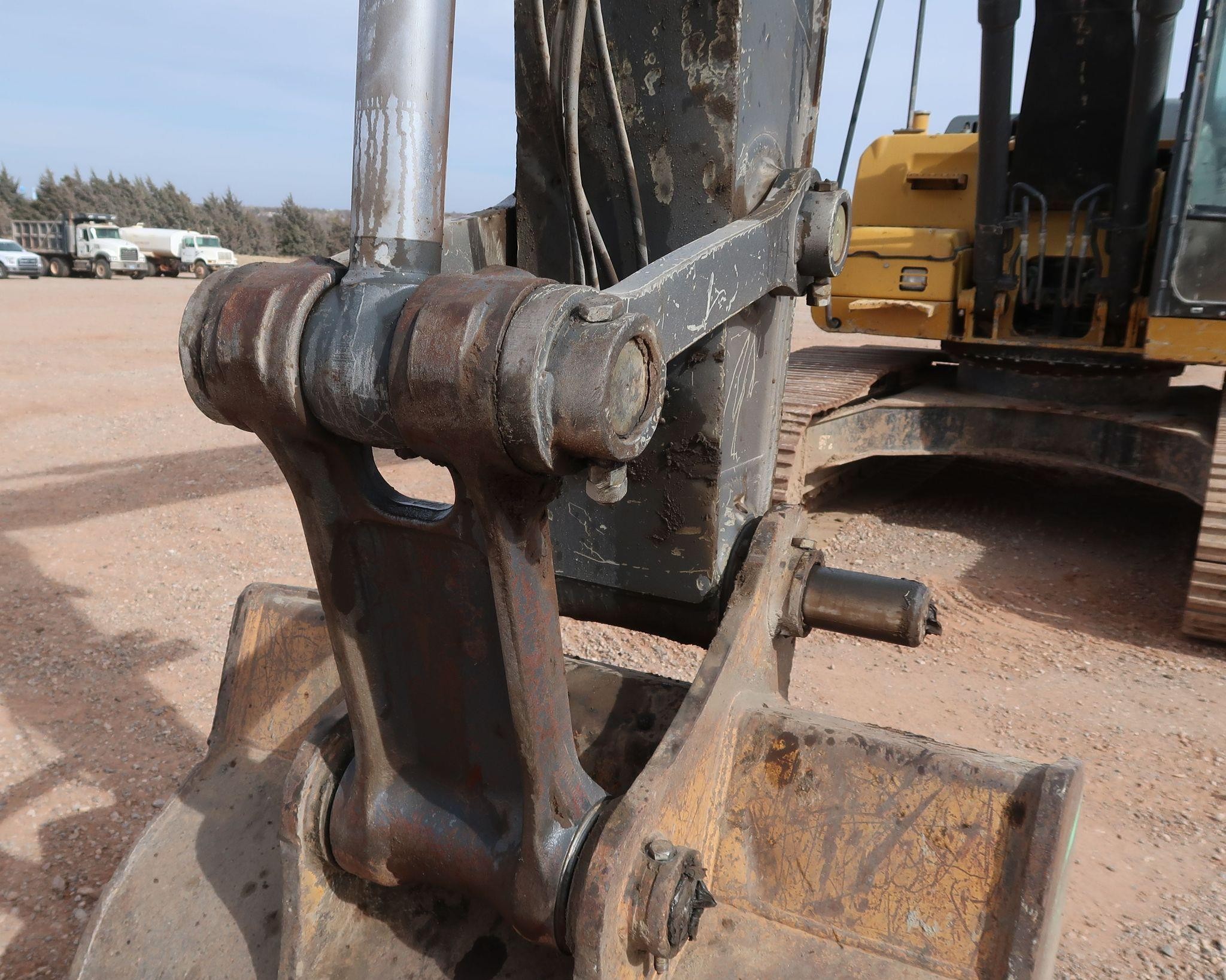 gallery 2015 John Deere 210G LC  excavator