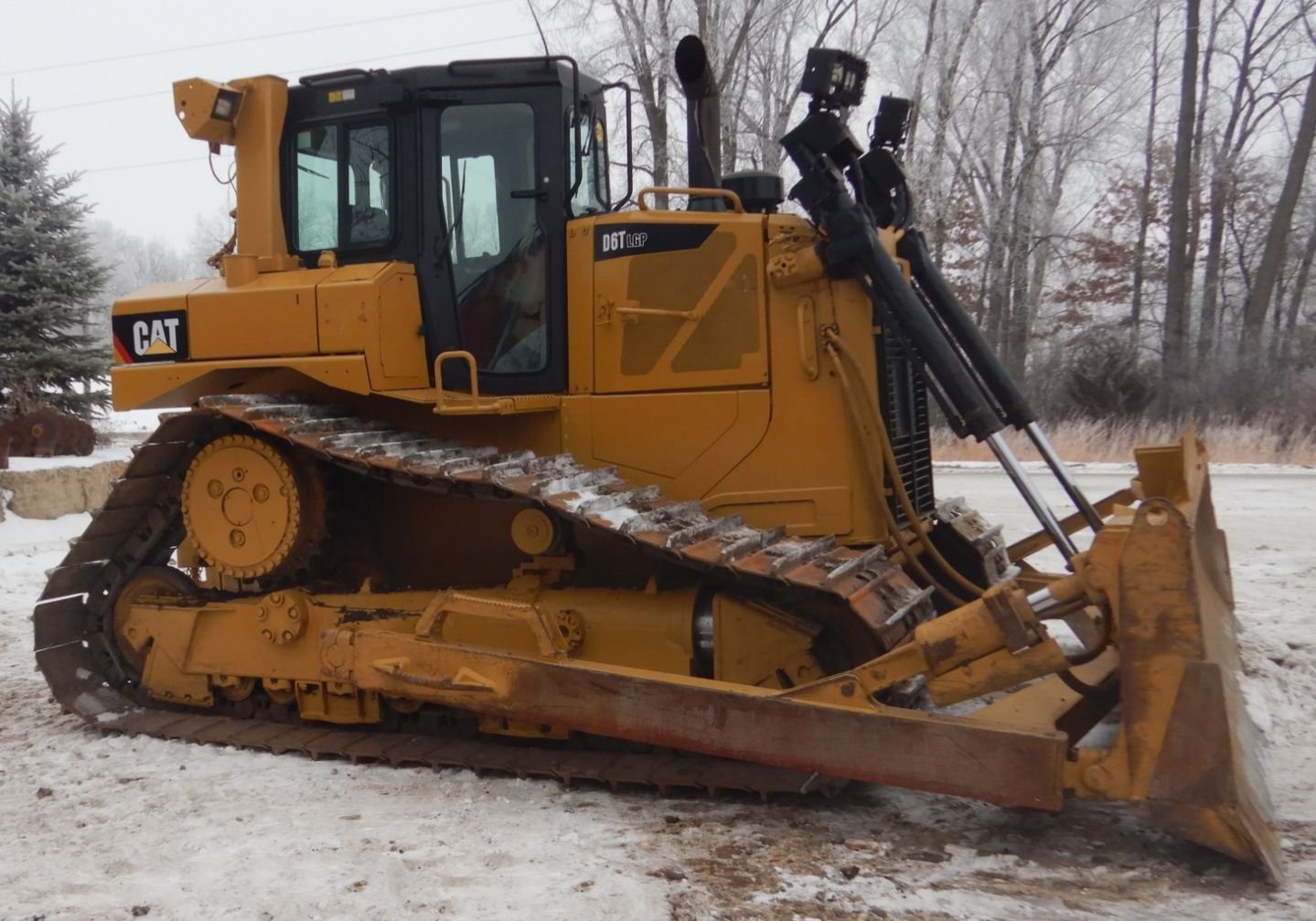 gallery Caterpillar D6T LGP dozer