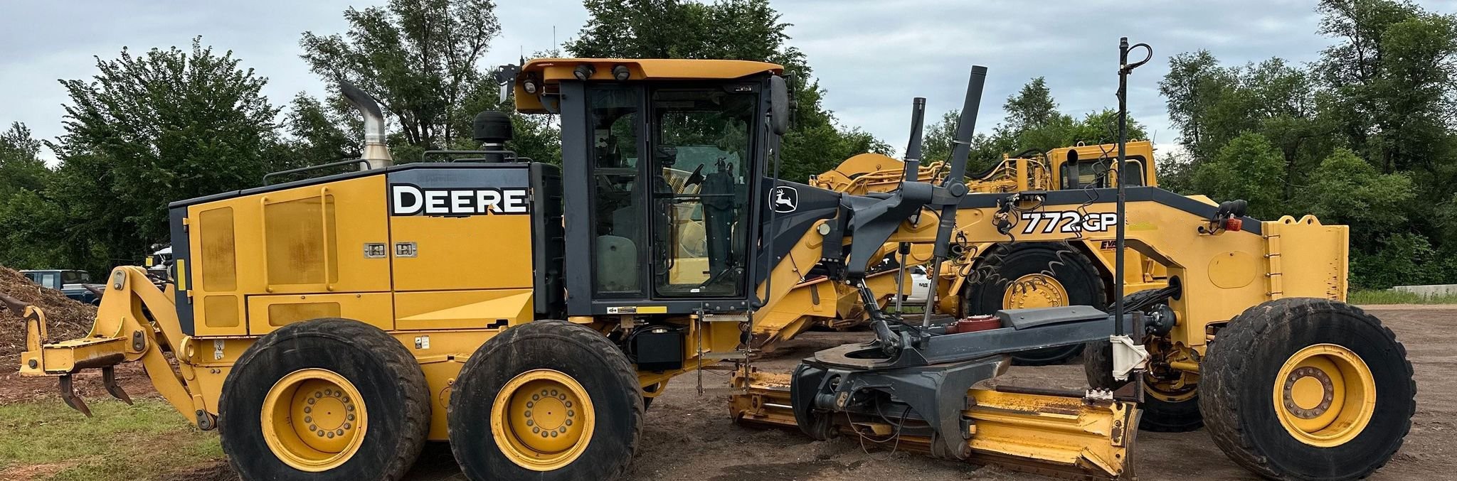 gallery 2013 John Deere 772GP motor grader