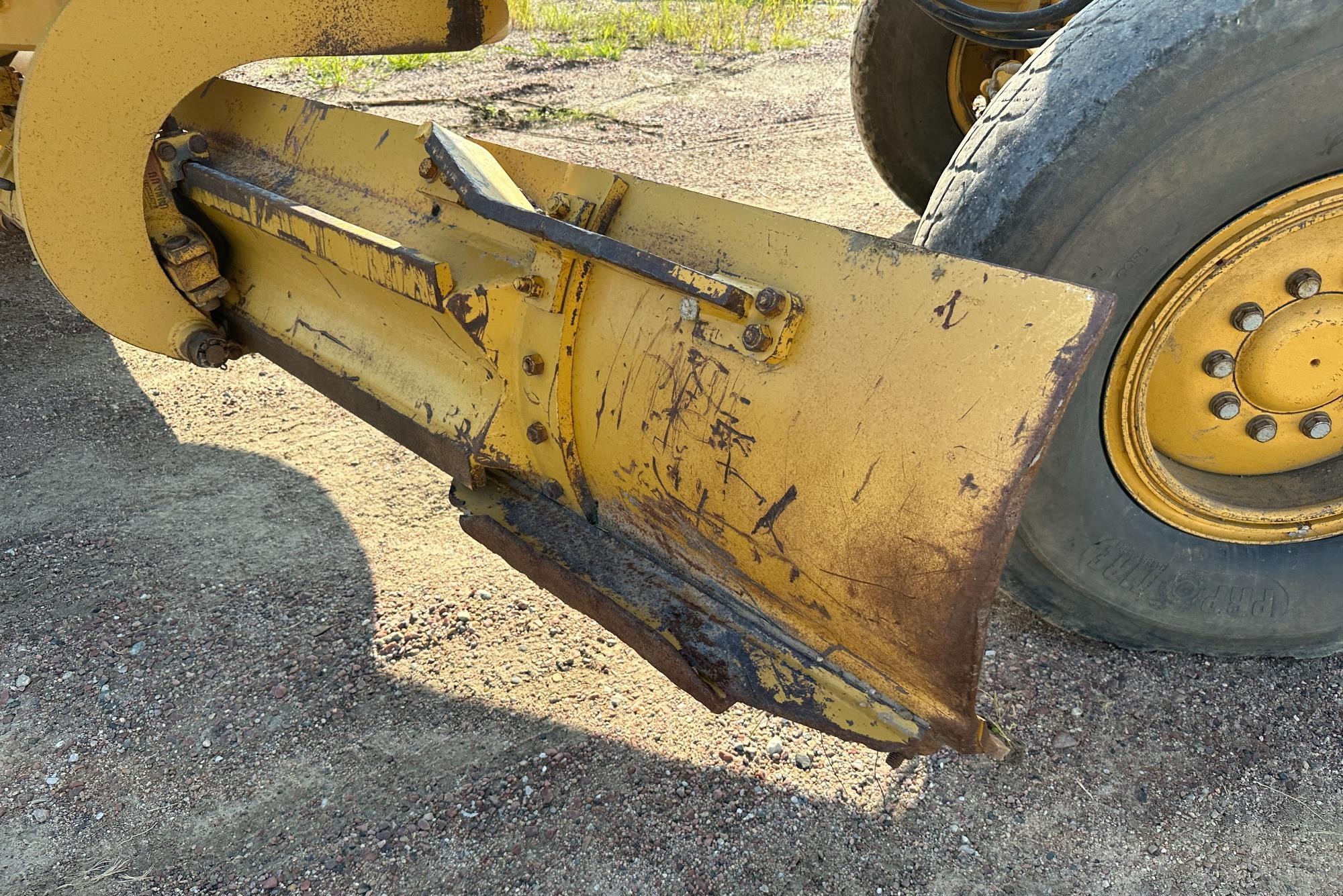 gallery 2014 Caterpillar 140M2 VHP Plus Motor Grader