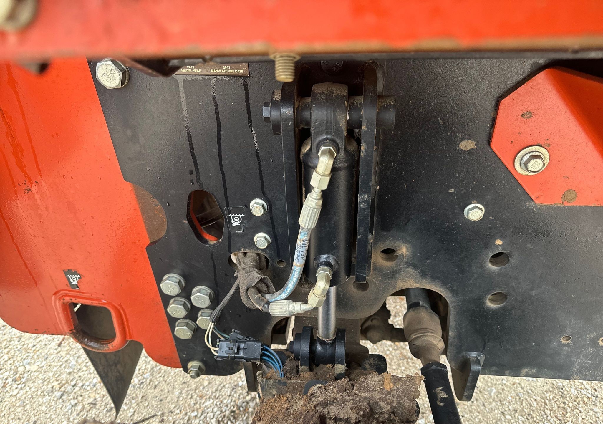 gallery 2013 Ditch Witch RT120 Quad trencher
