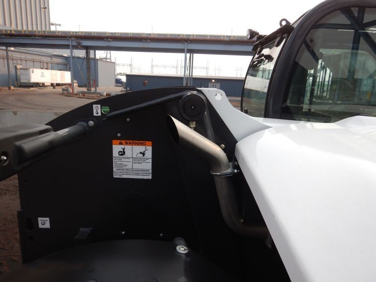 gallery 2018 Bobcat V519 telehandler