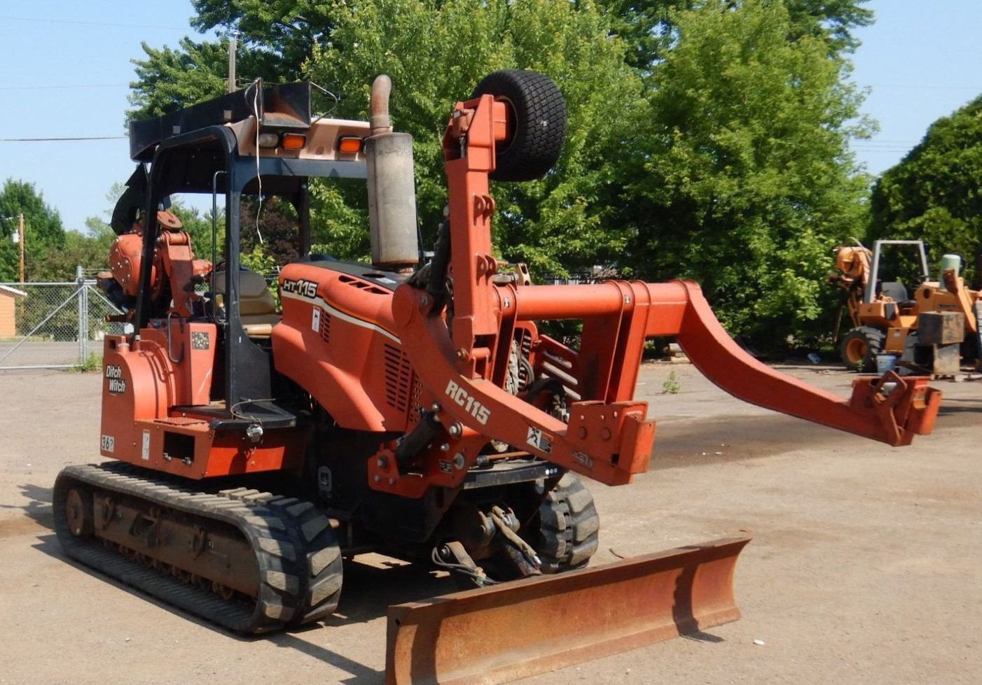 gallery 2004 Ditch Witch HT115 cable plow