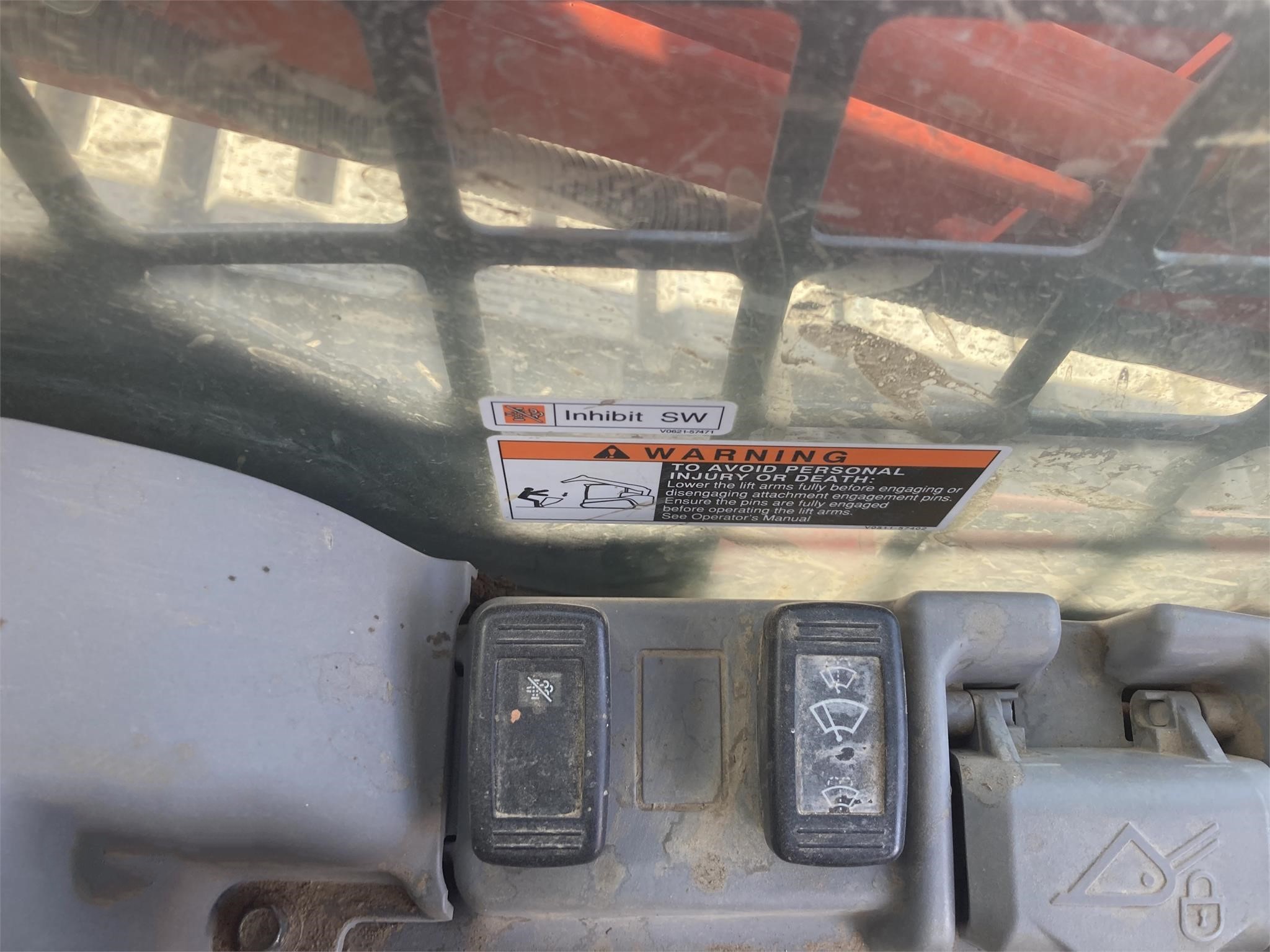gallery 2019 KUBOTA SVL95-2S Skid Steer