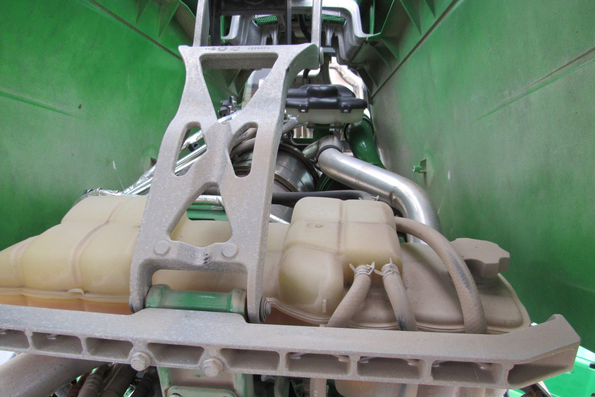 gallery 2014 John Deere R4038 self-propelled sprayer