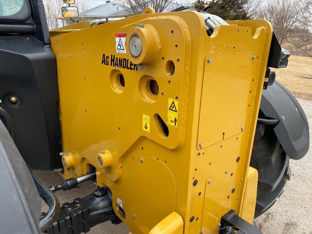 gallery 2019 Caterpillar TH408D 4x4x4 Ag Handler
