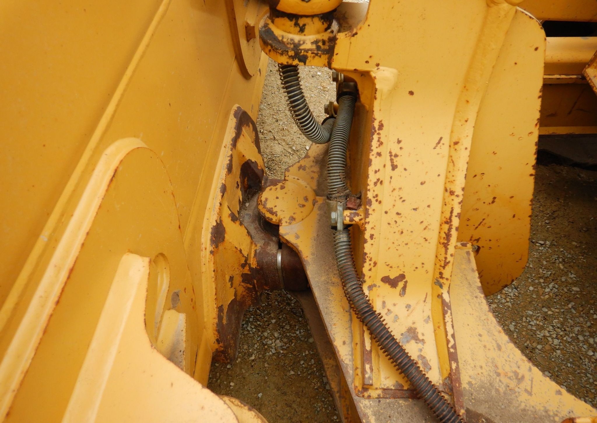 gallery 2011 Caterpillar D5K LGP dozer