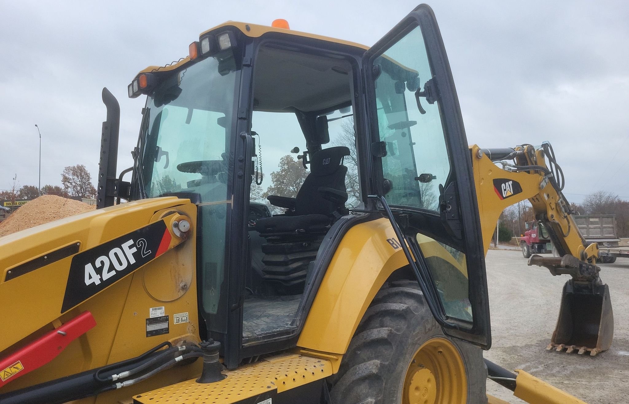 gallery 2018 Caterpillar 420F2 backhoe