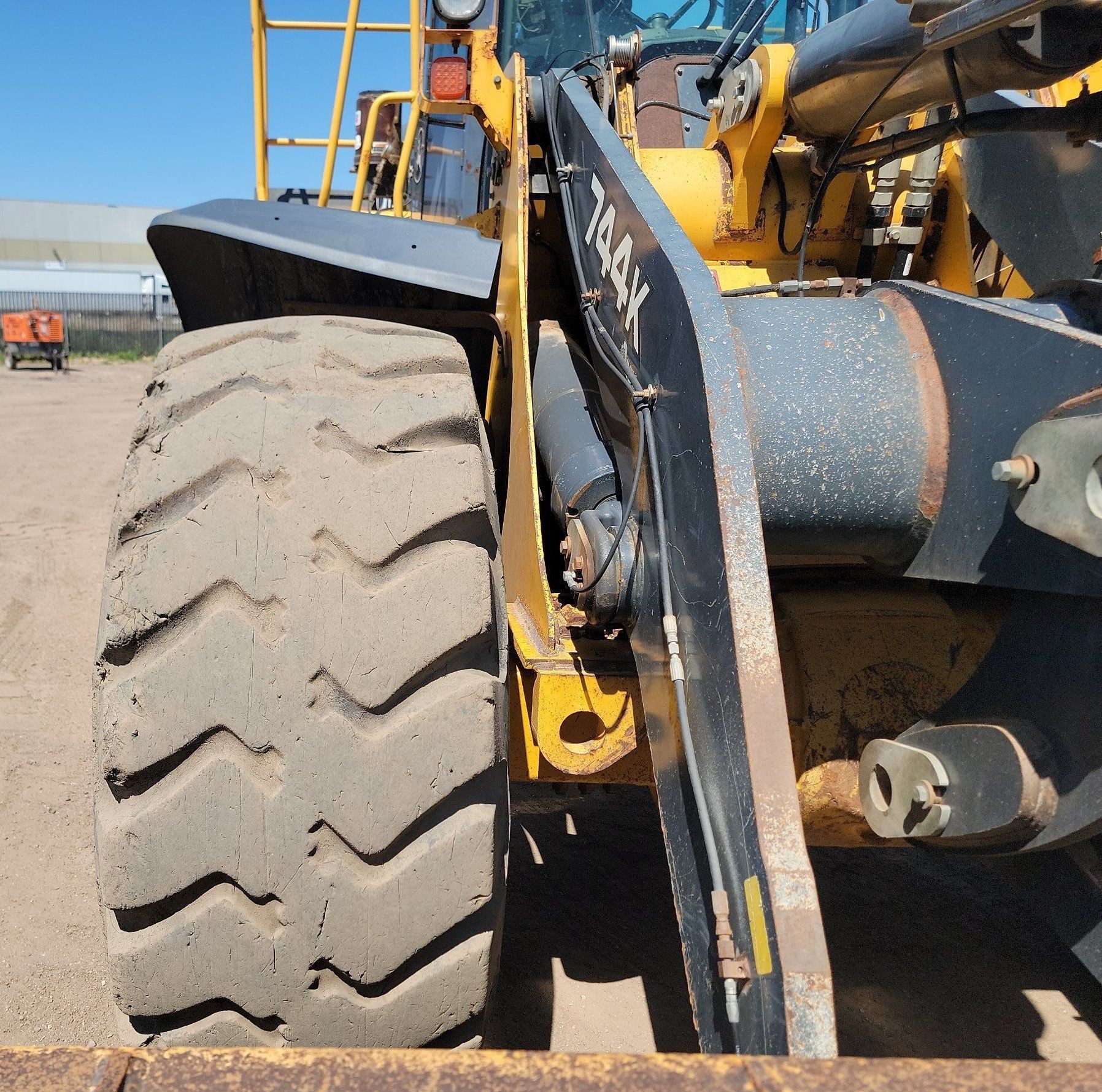 gallery 2012 John Deere 744K wheel loader