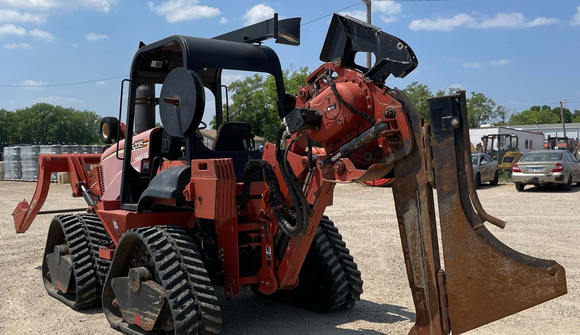 gallery 2011 Ditch Witch RT115 Quad vibratory cable plow
