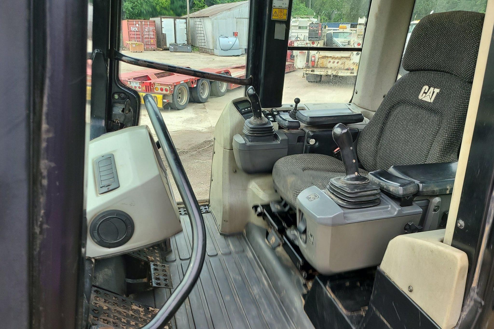 gallery 2008 Caterpillar 963D track loader
