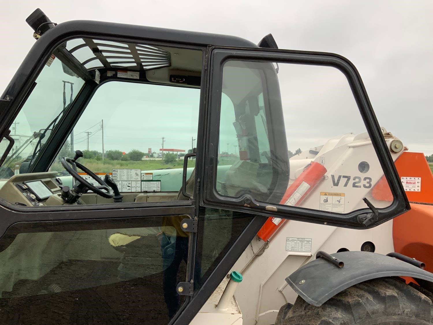 gallery 2010 Bobcat V723 4x4x4 Telehandler