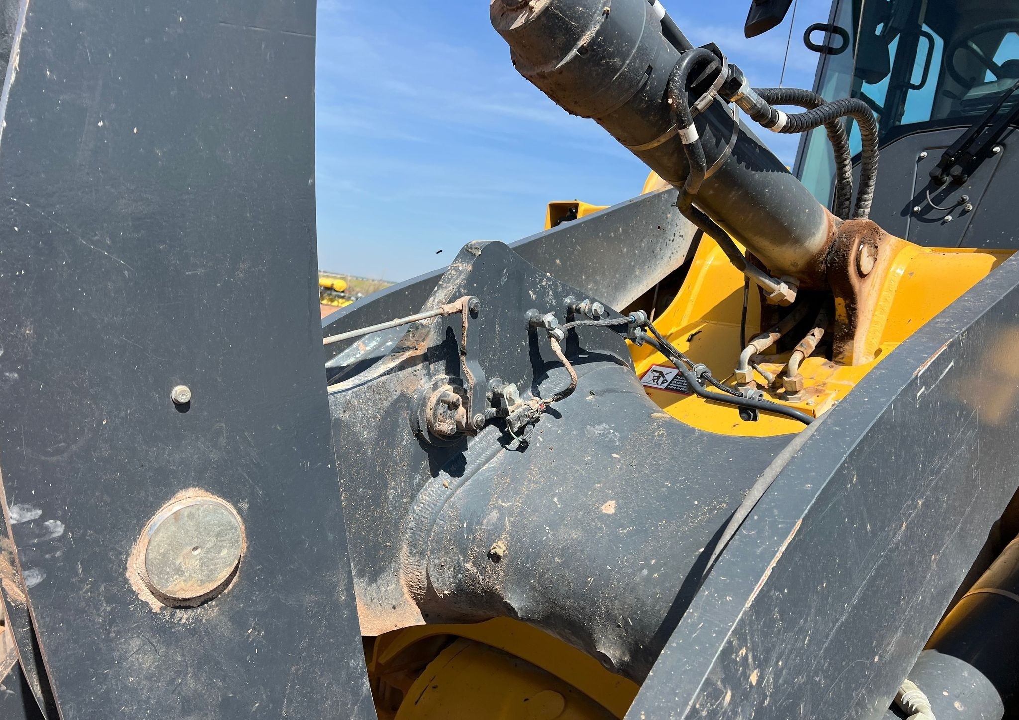 gallery 2021 John Deere 624 P-Tier wheel loader